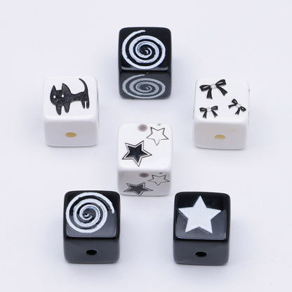 FS5127- 15mm Mixed Black And White Cubes Beads