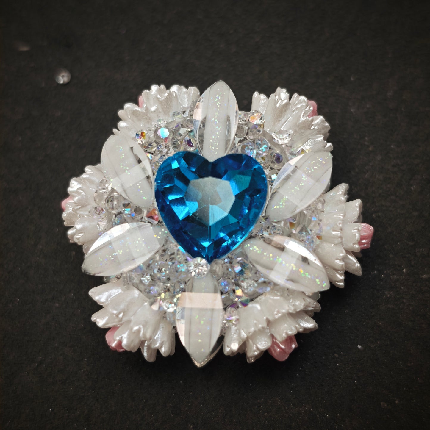 [KM6920]- 32mm Loving Heart Diamonds Round Fancy Beads ,with Flower, Fit Beadable Pens