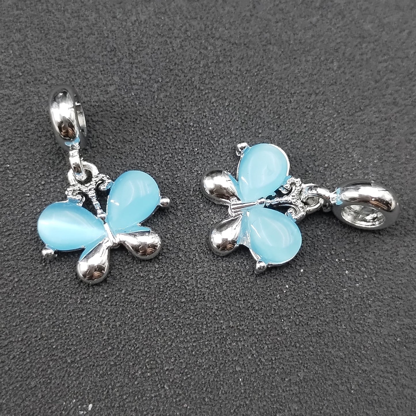 [KM0926]- 크리스탈 나비 모양 스페이서 펜던트 참, 무작위 혼합 색상