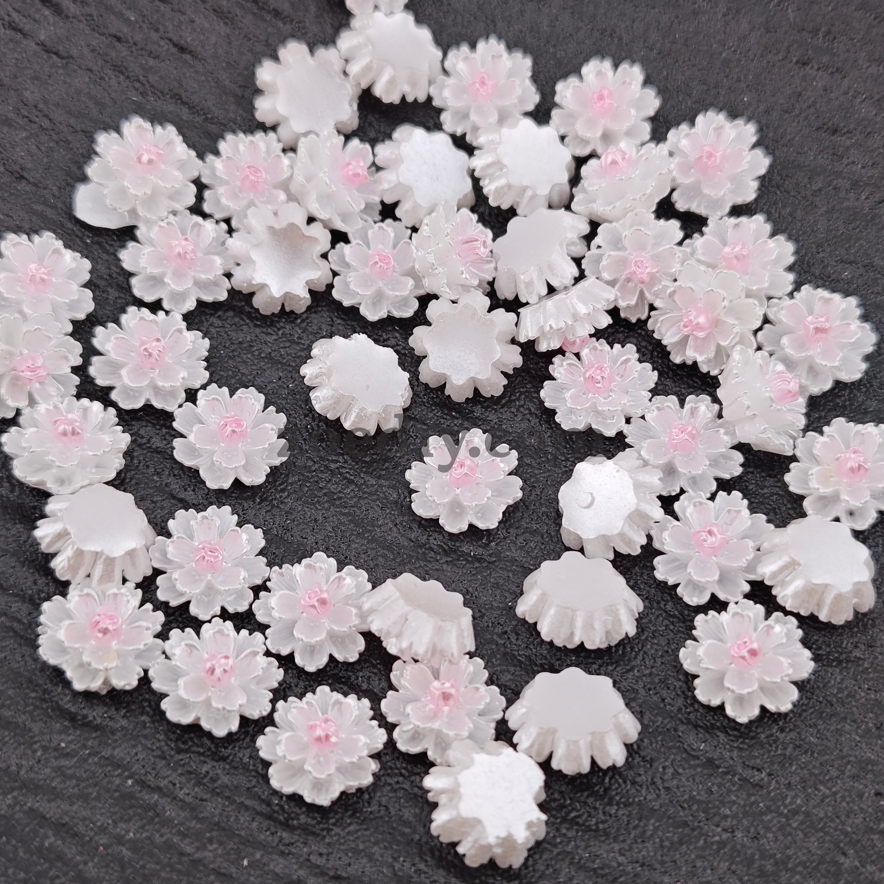 FS1584- 12mm Mini White hibiscus flower