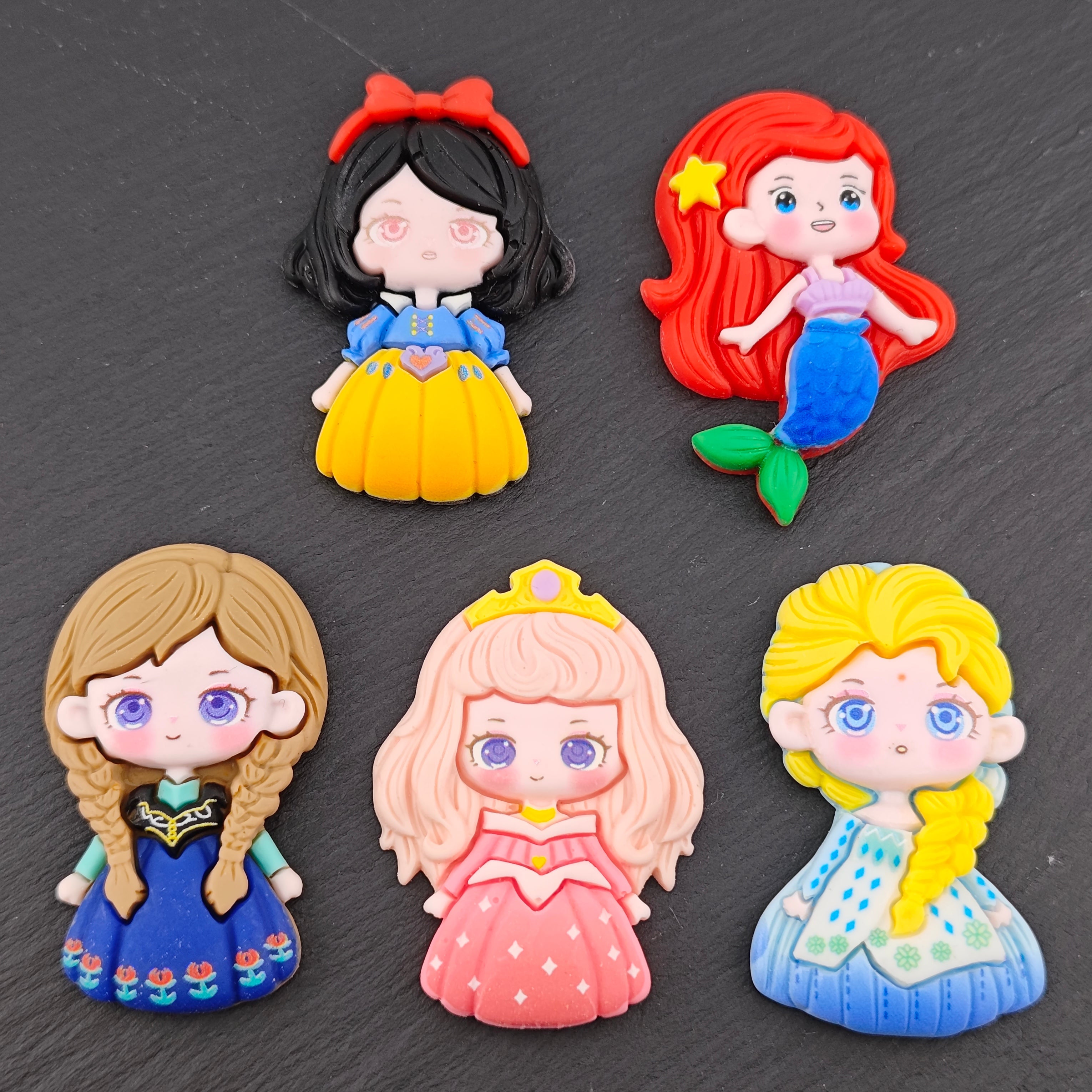 FS1623- 53mm Resin Princess Charms