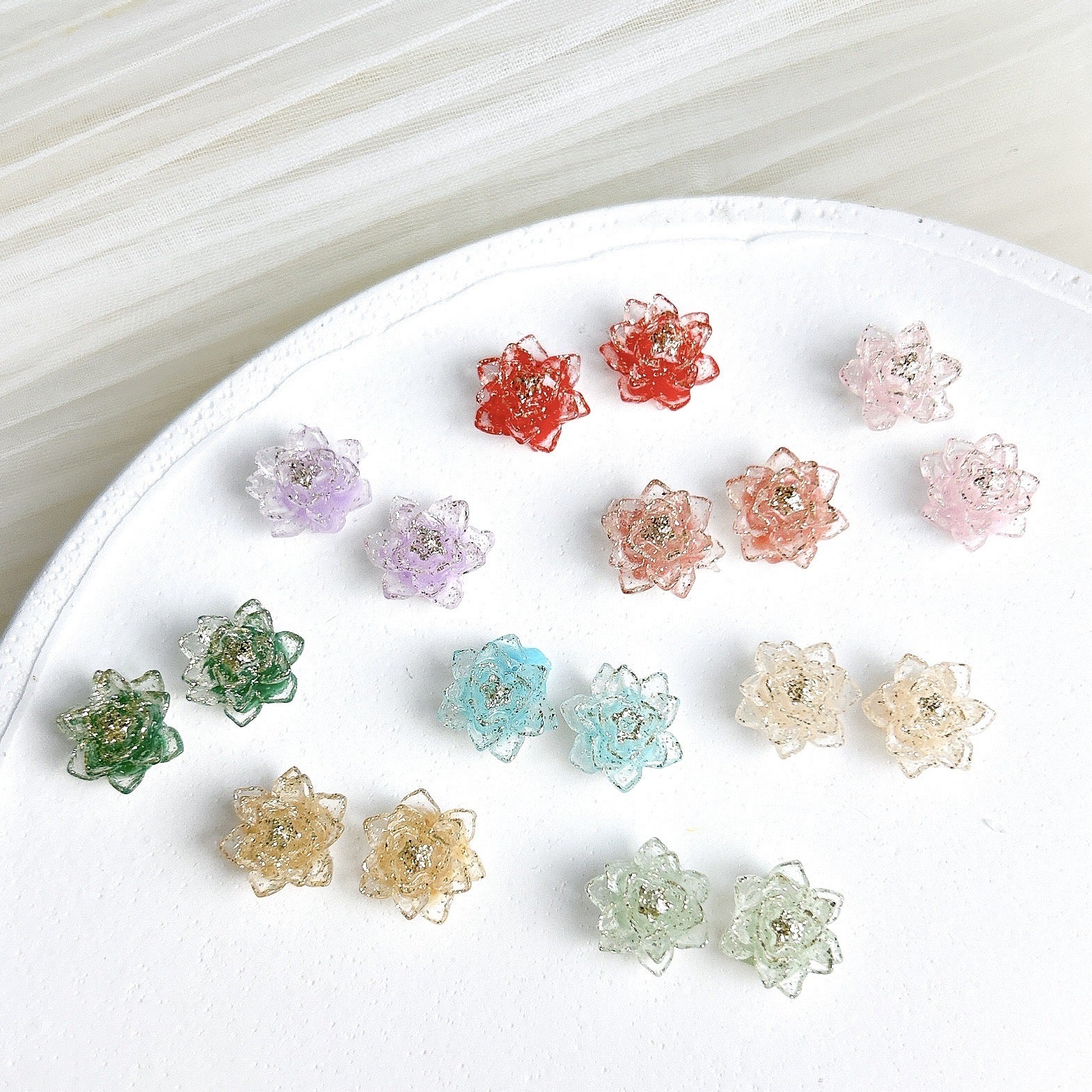 10MM Mixed Color Clear Glitter Lotus Resin Accessories