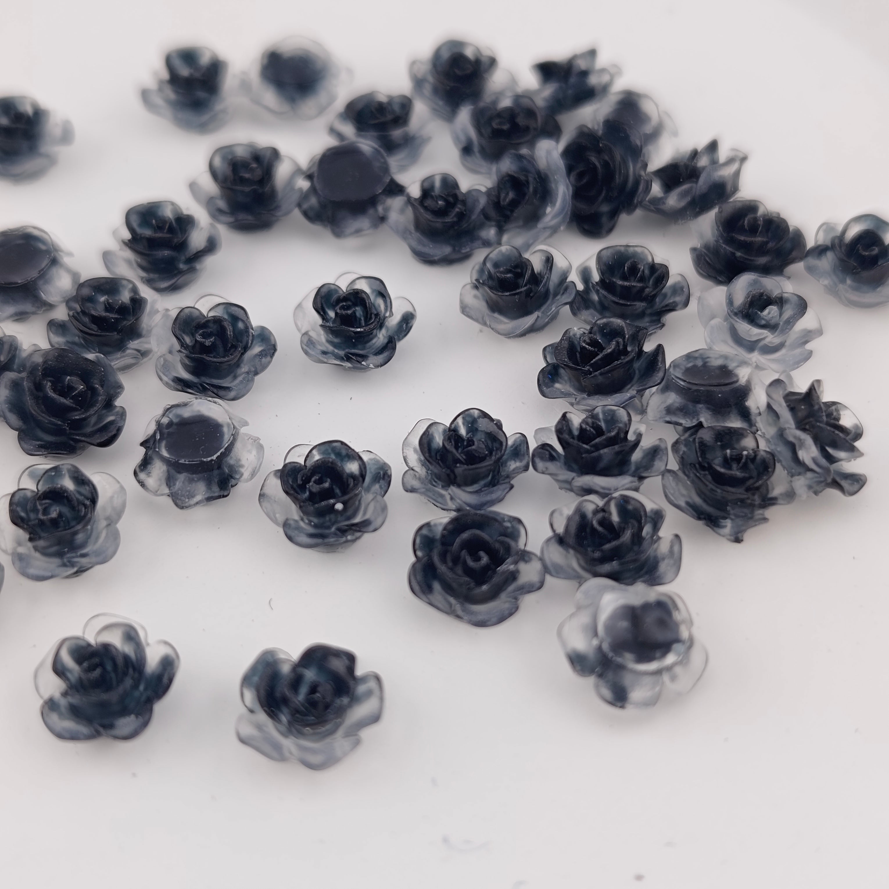 FS2000- 8mm Glowing Black and white Rose Charms for DIY Beads or Pens